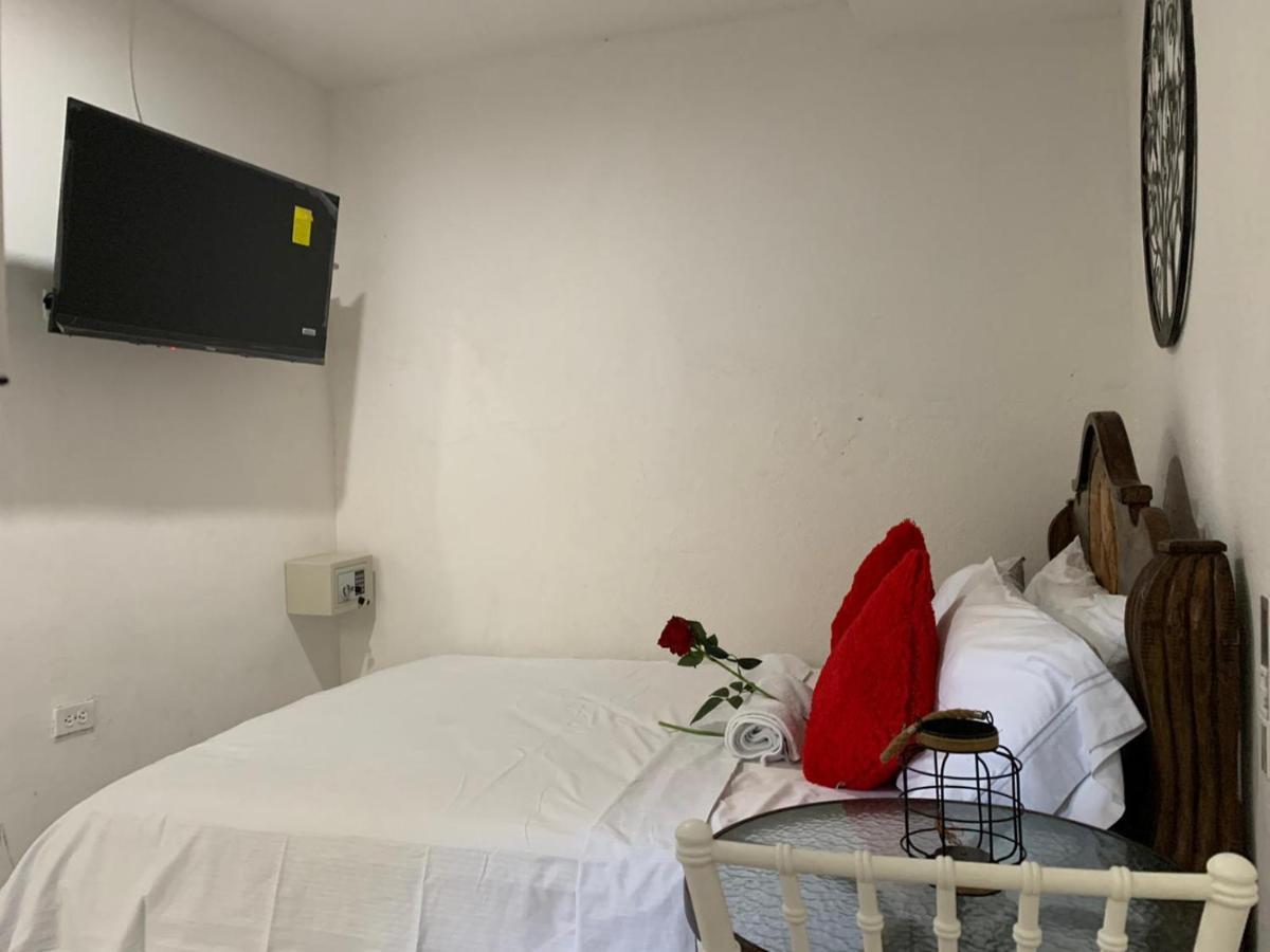 Hostal Marbella 47 Cartagena Bagian luar foto