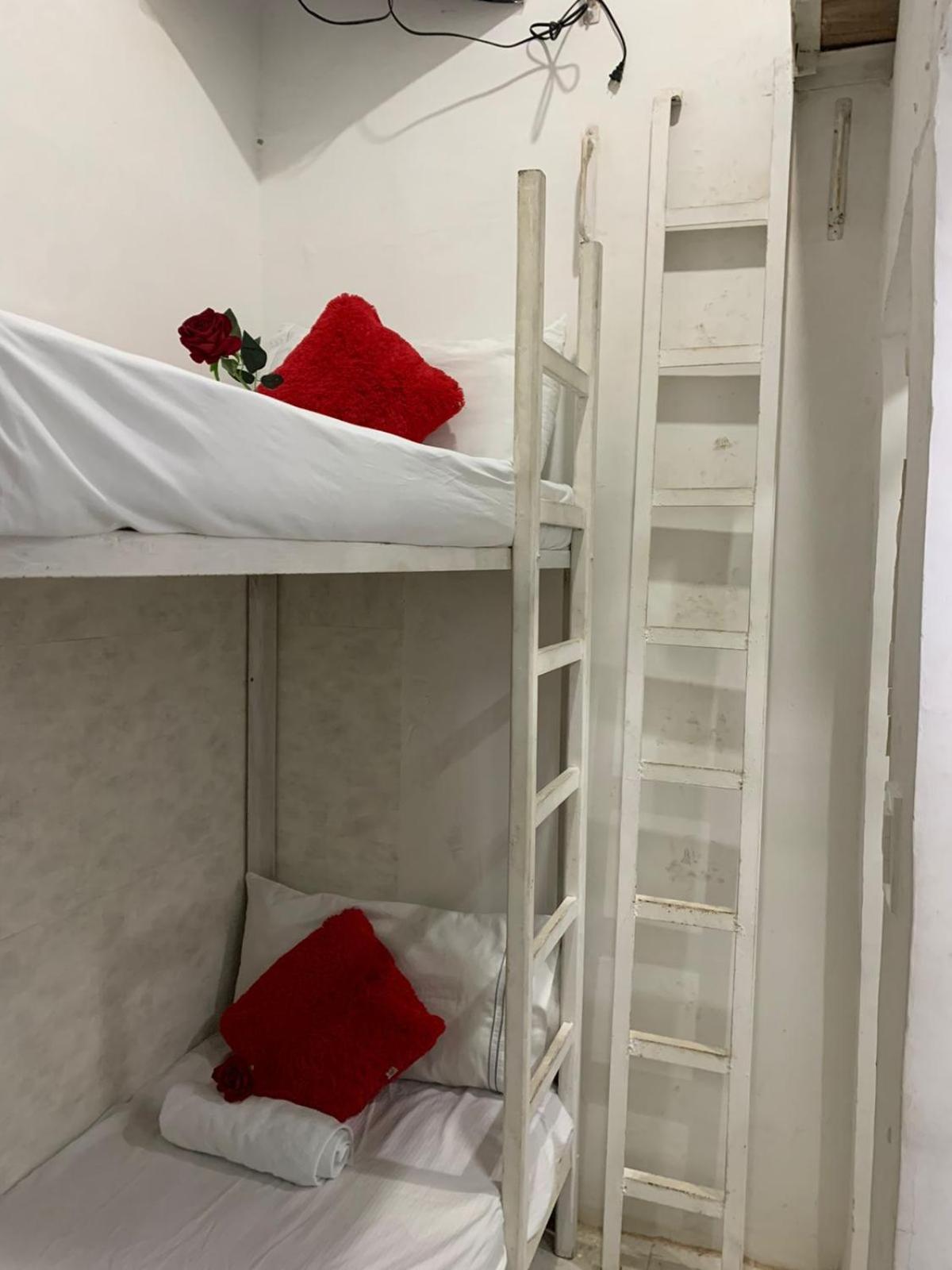 Hostal Marbella 47 Cartagena Bagian luar foto